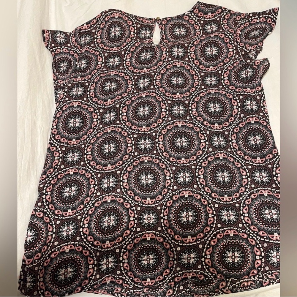 Liz Claiborne Black and Pink Patterned Blouse - Picture 5 of 6